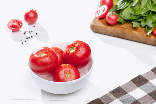 fresh-tomatoes-bowl มะเขือเทศ